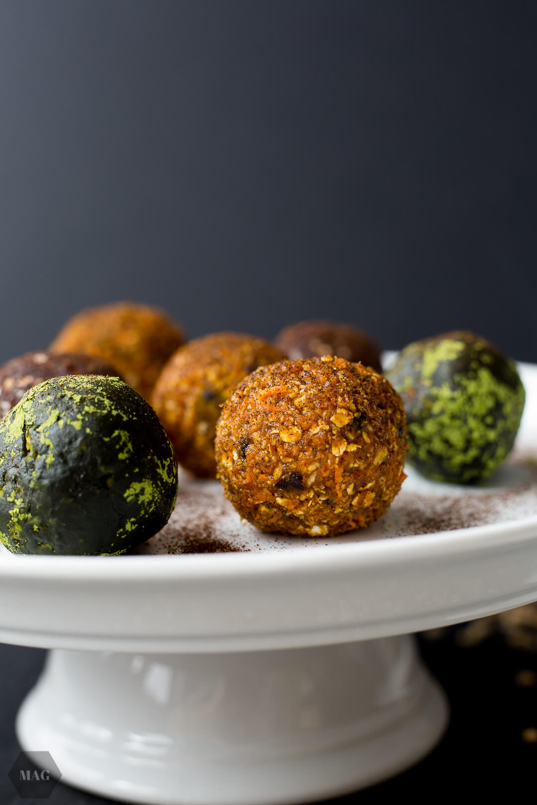 Energy Balls, Carrot Cake Bliss Balls, Bliss Balls vegan, Bliss Balls, Peanut Butter Bliss Balls, Matcha Vanilla Bliss Balls, 3 Bliss-Ball-Rezepte, Energiebällchen vegan, Energiebälle vegan, Bliss Ball Rezepte vegan, Bliss Balls Machta, Bliss Balls Ostern