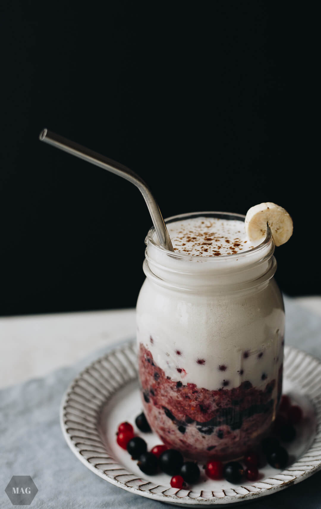 Chia Beeren Smoothie, Beeren-Chia-Smoothie, veganer Beeren-Smoothie, Johannisbeeren Chia Smoothie, Food Pharmacy Rezension, Food Pharmacy Buch, Rezension Food Pharmacy, Smoothie Beeren vegan, Smoothie Cashewmilch vegan, Beerensmoothie vegan, Chia Samen Smoothie