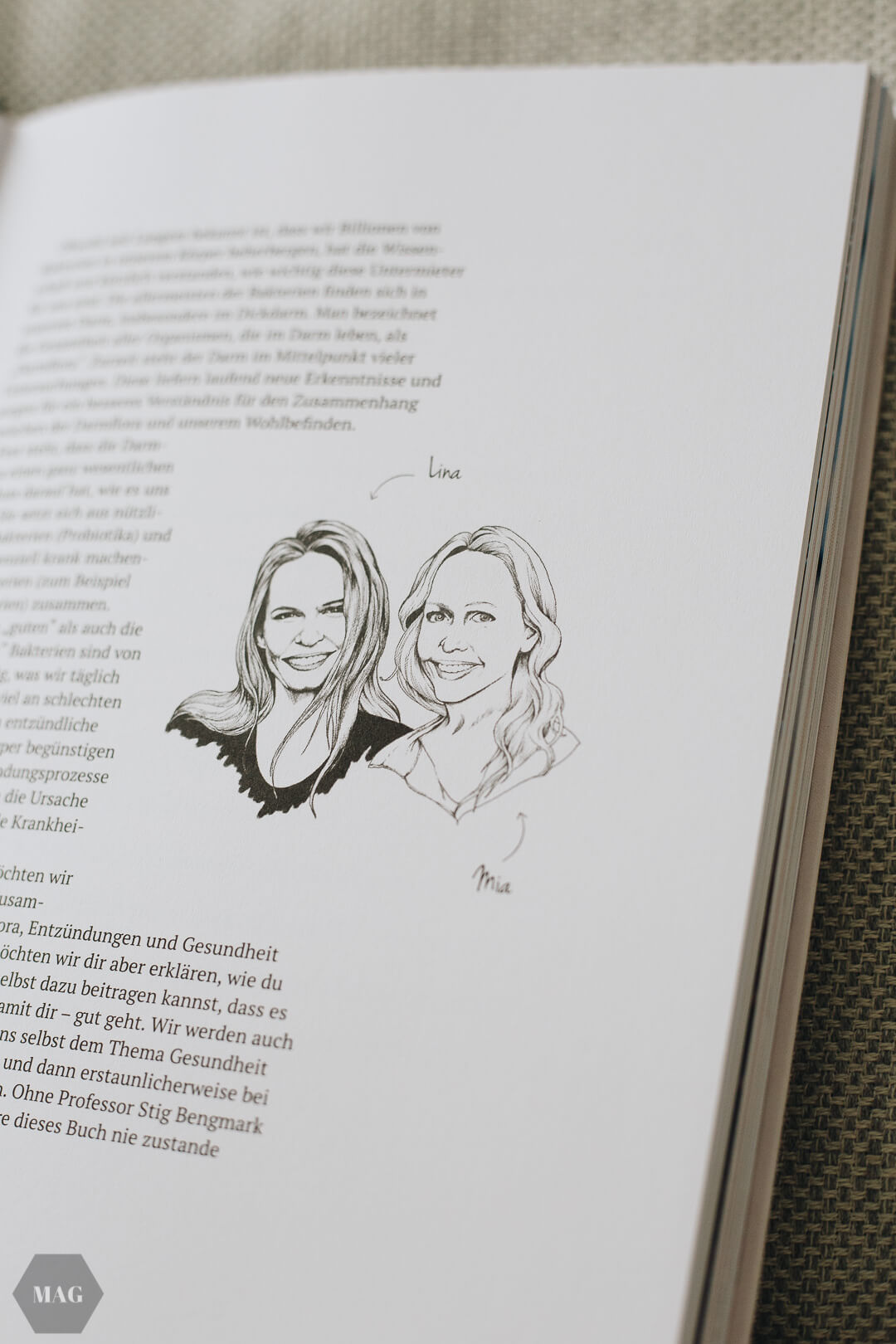 Chia Beeren Smoothie, Beeren-Chia-Smoothie, veganer Beeren-Smoothie, Johannisbeeren Chia Smoothie, Food Pharmacy Rezension, Food Pharmacy Buch, Rezension Food Pharmacy, Smoothie Beeren vegan, Smoothie Cashewmilch vegan, Beerensmoothie vegan, Chia Samen Smoothie