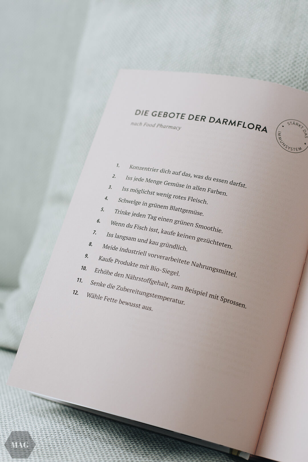 Chia Beeren Smoothie, Beeren-Chia-Smoothie, veganer Beeren-Smoothie, Johannisbeeren Chia Smoothie, Food Pharmacy Rezension, Food Pharmacy Buch, Rezension Food Pharmacy, Smoothie Beeren vegan, Smoothie Cashewmilch vegan, Beerensmoothie vegan, Chia Samen Smoothie