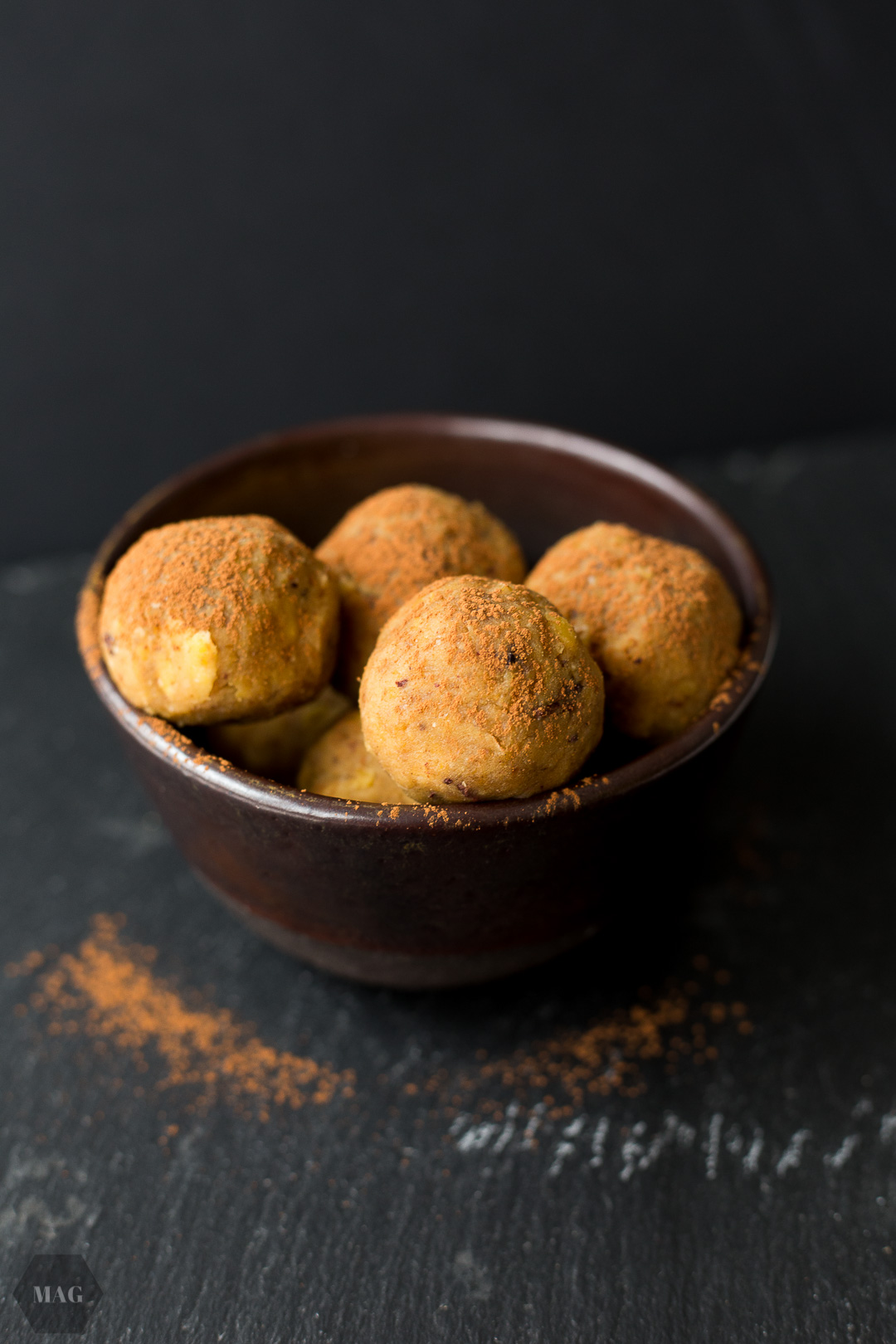 Cookie Dough Balls, Cookie Dough Bites, Cookie Dough, Kichererbsenbällchen, Cookie Dough vegan, cookie dough pralinen, cookie dough aus kichererbsen, cookie dough hummus