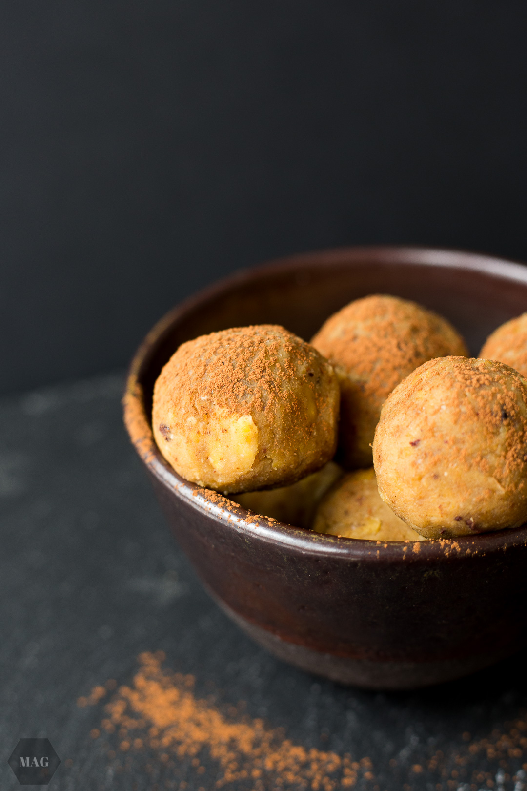 Cookie Dough Balls, Cookie Dough Bites, Cookie Dough, Kichererbsenbällchen, Cookie Dough vegan, cookie dough pralinen, cookie dough aus kichererbsen, cookie dough hummus