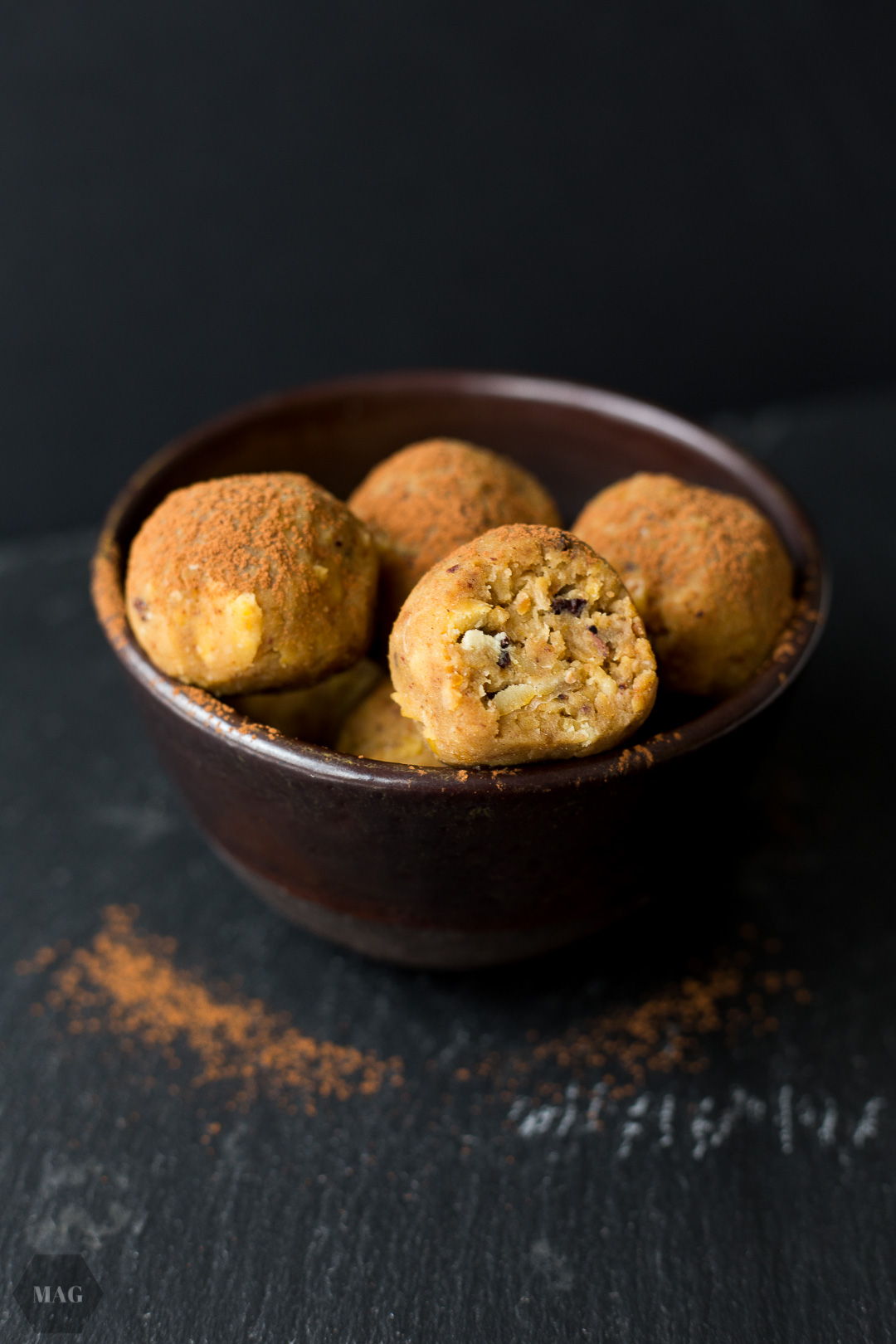 Cookie Dough Balls, Cookie Dough Bites, Cookie Dough, Kichererbsenbällchen, Cookie Dough vegan, cookie dough pralinen, cookie dough aus kichererbsen, cookie dough hummus