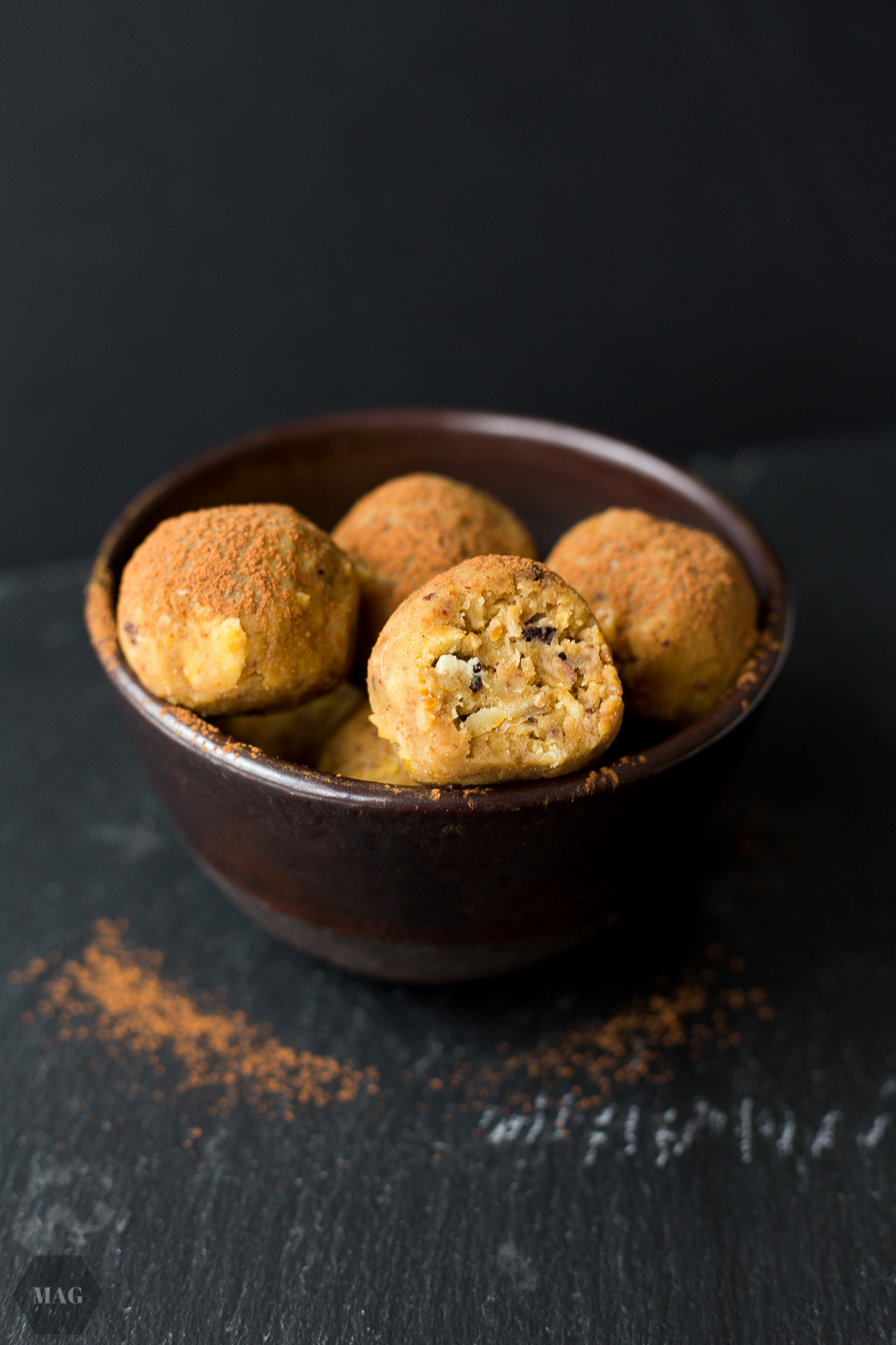 Cookie Dough Balls, Cookie Dough Bites, Cookie Dough, Kichererbsenbällchen, Cookie Dough vegan, cookie dough pralinen, cookie dough aus kichererbsen, cookie dough hummus