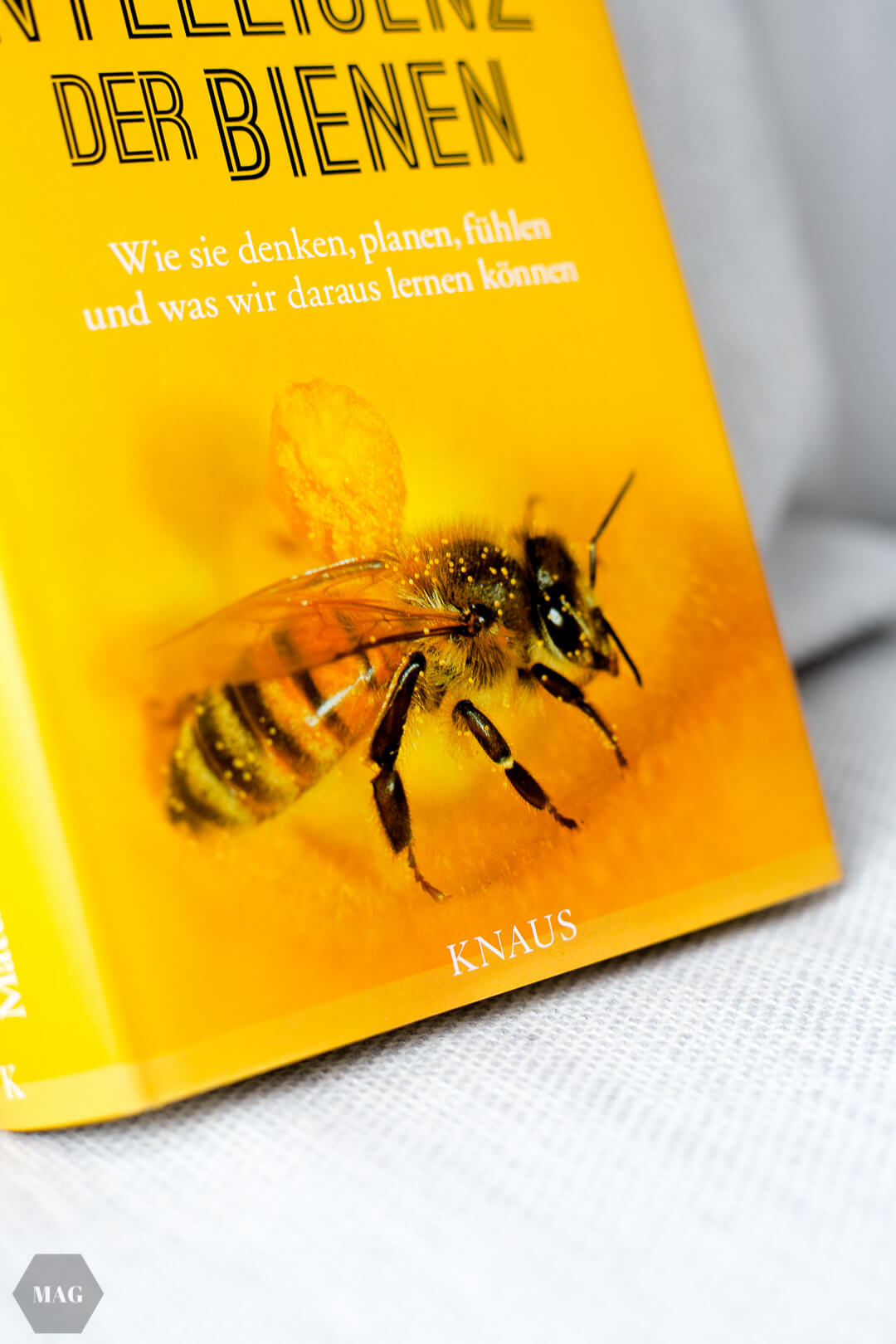 Die Intelligenz der Bienen, Bienen, Intelligenz der Tiere, Honigbienen und Intelligenz, Buch über Bienen, Bienenforschung, Honigbienen Forschung, Sachbuch Bienen, Forschung Bienen, Bienenbuch, Buch über Bienen, Sind Bienen intelligent, Können Bienen denken