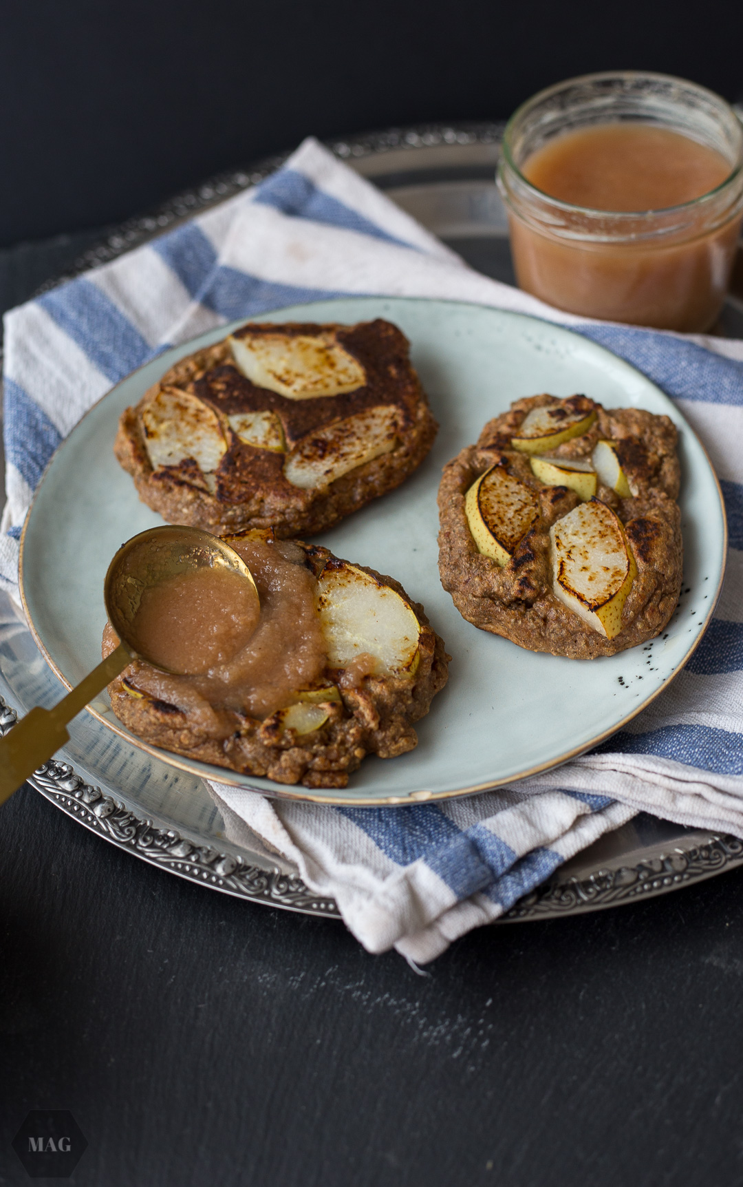 Dinkel-Birnen-Pancakes, Pancakes vegan, Pancakes mit Hafermilch, Pancakes ohne Milch, Pancakes Haferdrink, Pancakes mit Chia, Chia-Pancakes, Vegane Pancakes mit Chia, einfache vegane Pancakes
