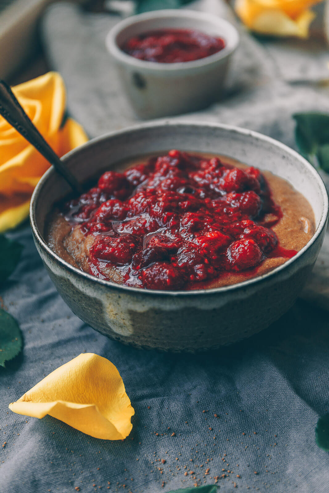 Dinkelgrießbrei, warmer Dinkelgrießbrei, Dinkelgrieß Rezept, Dinkelgrießbrei Rezept, Rezept Frühstück vegan, vegan Dinkelgrieß, Rezept Frühstück ohne Milch, Dinkelgrießbrei vegan Rezept, Dinkelgrieß mit Beeren, Grießbrei mit Beeren, Grieß vegan Rezept