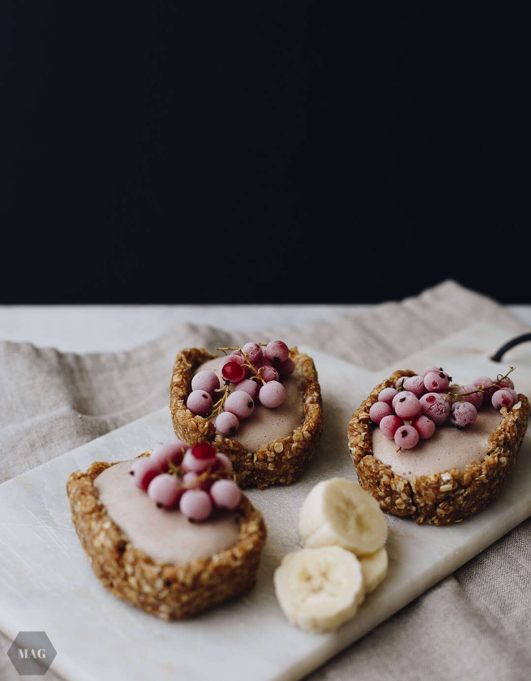 Banana Oat Bars, Banana Oat Bars healthy, Bananen Hafer Schnitten, Bananen Hafer Schnitten gefroren, Frozen Banana Oat Bars, Banana Oat Bars vegan, Bananen Schnitten Eis, Bananen Schnitten Kühlschrank, No bake Banana Oat Bars vegan