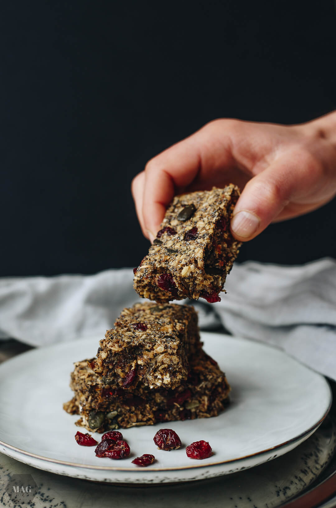 Gesunde Müsliriegel mit ganz viel Mohn und Cranberries - Mehr als Grünzeug