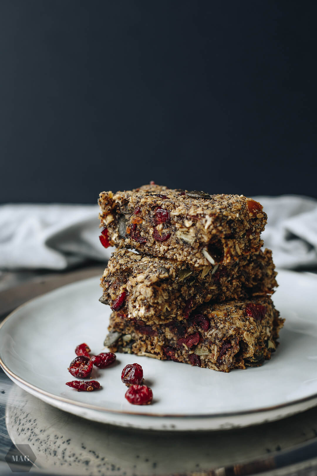 müsliriegel vegan, müliriegel vegan gesund, müsliriegel mit cranberries, müsliriegel haferflocken vegan, müsliriegel kürbiskerne vegan, müsliriegel selbstgemacht rezept, müsliriegel vegan selbstgemacht, müsliriegel mit mohn, müsliriegel mit ganz viel mohn