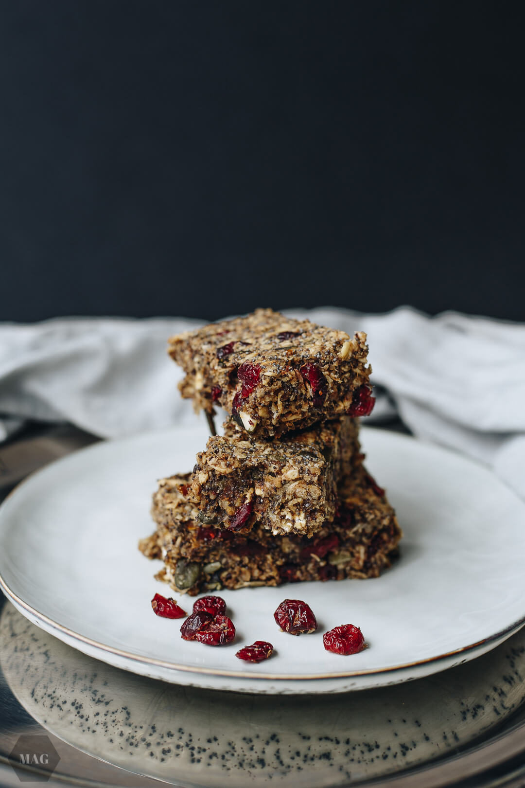 müsliriegel vegan, müliriegel vegan gesund, müsliriegel mit cranberries, müsliriegel haferflocken vegan, müsliriegel kürbiskerne vegan, müsliriegel selbstgemacht rezept, müsliriegel vegan selbstgemacht, müsliriegel mit mohn, müsliriegel mit ganz viel mohn