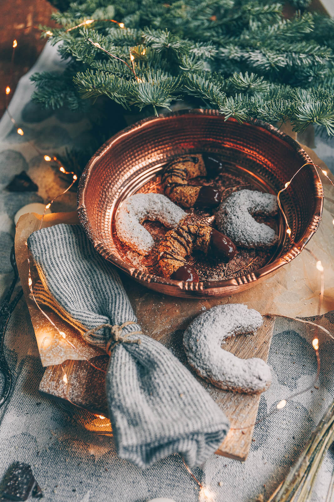 Haselnuss-Vanille-Kipferl, Haselnuss Kekse vegan, Haselnuss Vanille Kipferl vegan, vegane Weihnachtskekse, vegane Kekse Weihnachten, backen Weihnachten vegan, Kekse einfach vegan