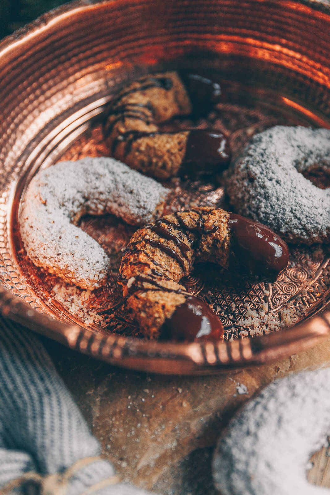 Haselnuss-Vanille-Kipferl, Haselnuss Kekse vegan, Haselnuss Vanille Kipferl vegan, vegane Weihnachtskekse, vegane Kekse Weihnachten, backen Weihnachten vegan, Kekse einfach vegan