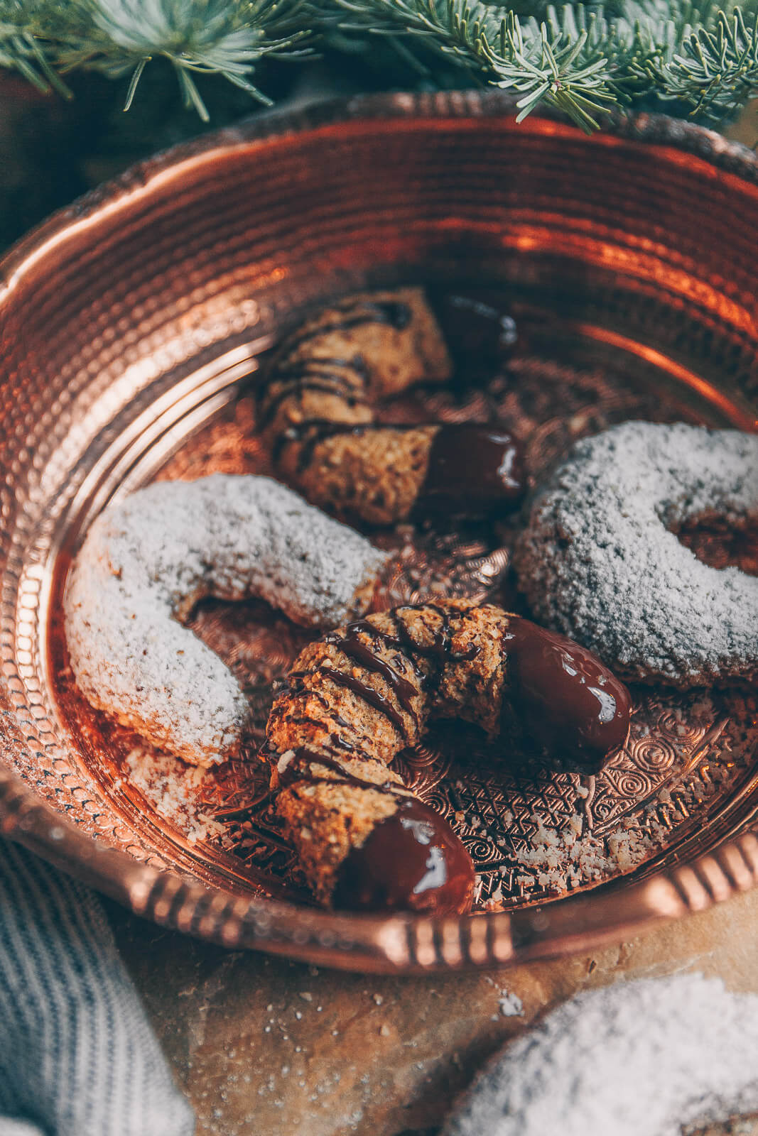 Haselnuss-Vanille-Kipferl, Haselnuss Kekse vegan, Haselnuss Vanille Kipferl vegan, vegane Weihnachtskekse, vegane Kekse Weihnachten, backen Weihnachten vegan, Kekse einfach vegan