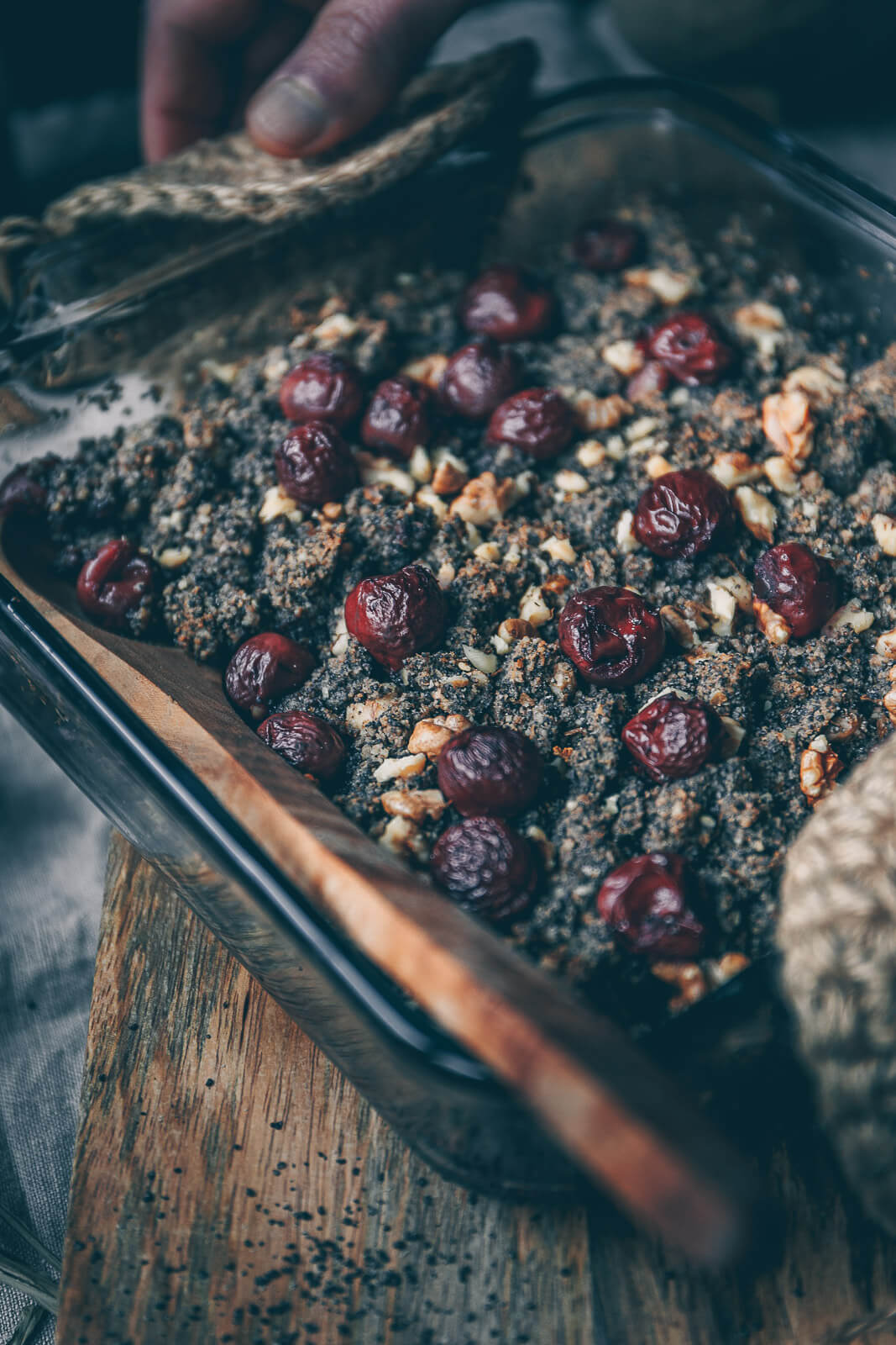 Kirsch-Crumble mit Mohn: ein unkompliziertes Frühstück - Mehr als Grünzeug