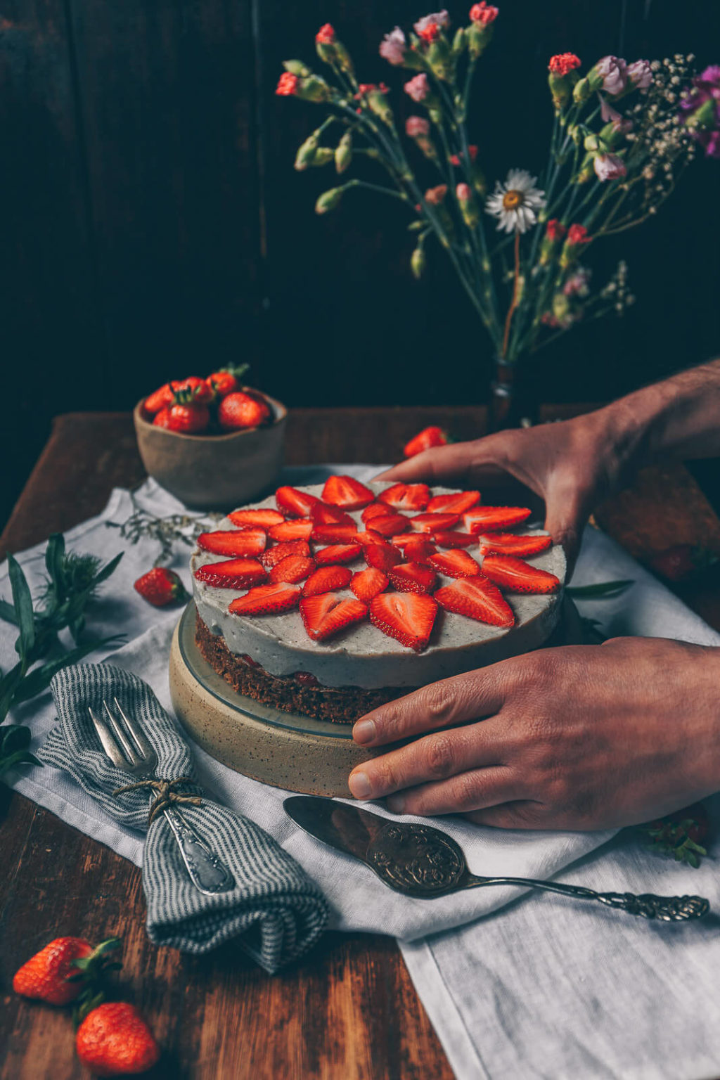 Klassischer Erdbeerkuchen mit Vanille-Quark-Creme - Mehr als Grünzeug