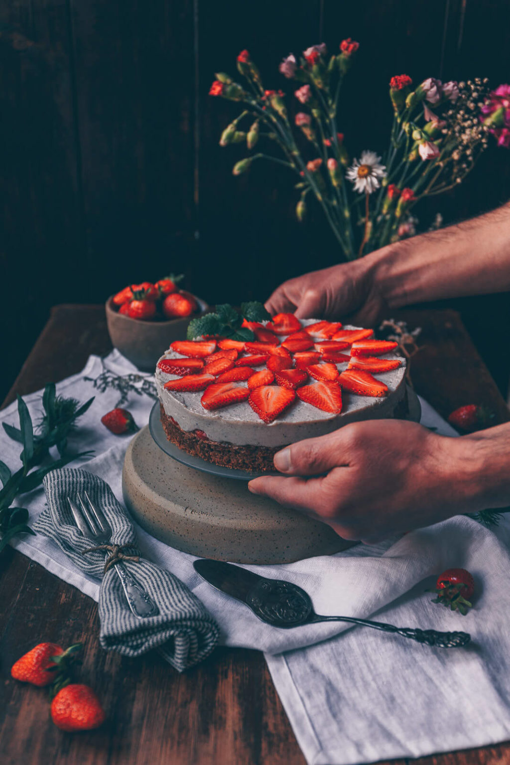 Klassischer Erdbeerkuchen mit Vanille-Quark-Creme - Mehr als Grünzeug