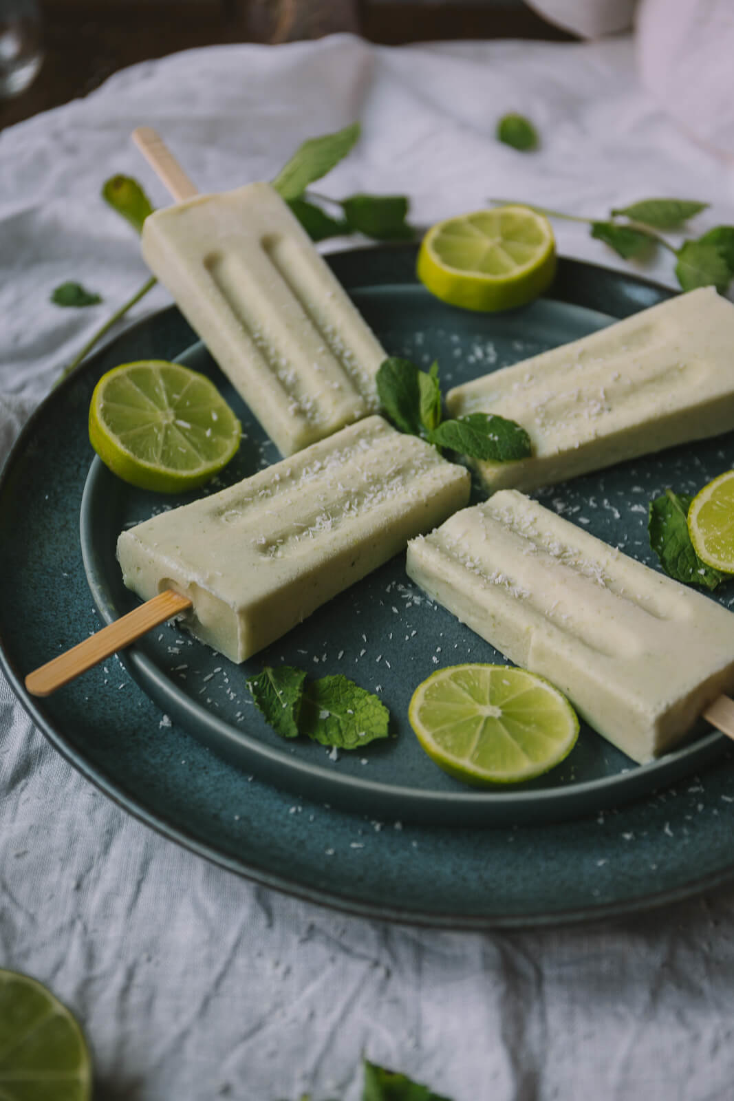 Limetten-Kokos-Popsicles, Limetten Kokos Eis, Eis selber machen, Eis Popsicles vegan, Eis selber machen vegan, Eis vegan Limette, Kokosmilch Eis vegan
