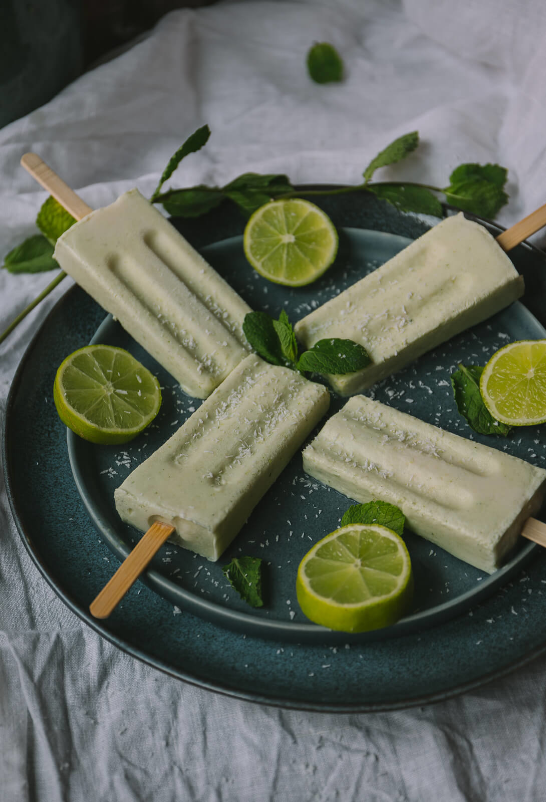 Limetten-Kokos-Popsicles, Limetten Kokos Eis, Eis selber machen, Eis Popsicles vegan, Eis selber machen vegan, Eis vegan Limette, Kokosmilch Eis vegan