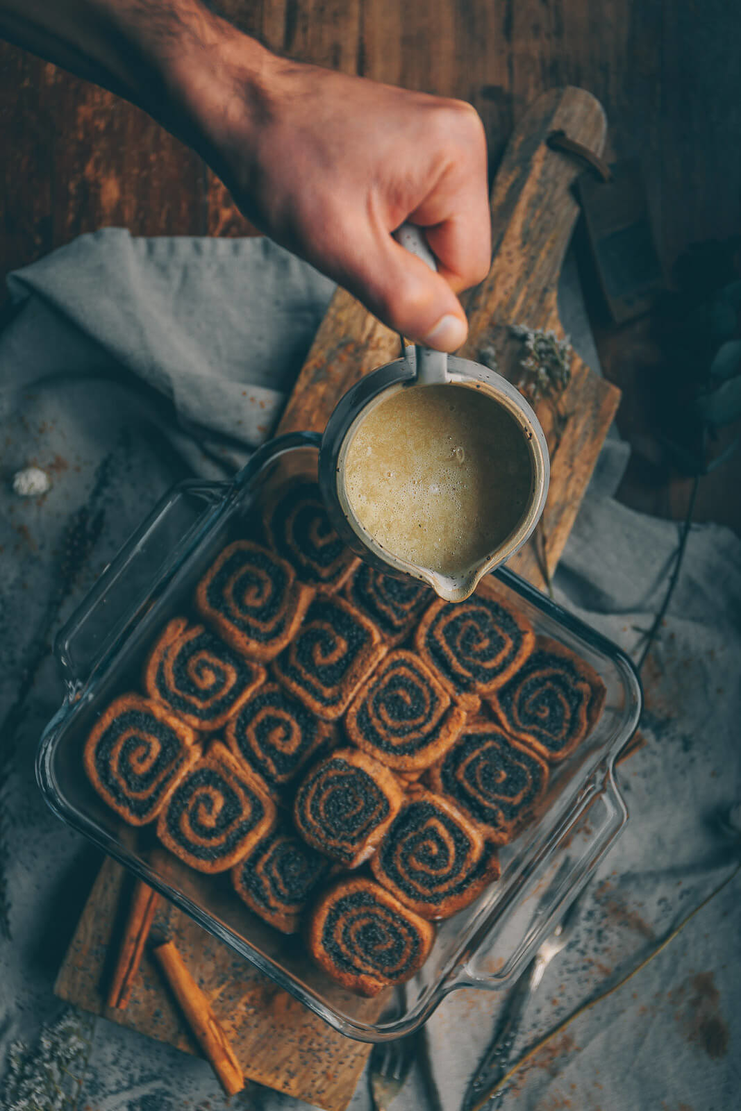 Mohnschnecken, Mohn-Quark-Schnecken, Mohnschnecken vegan, Mohnschnecken mit Quark vegan, vegan backen, vegan Teigschnecken, Quarkschnecken vegan, vegan backen leicht