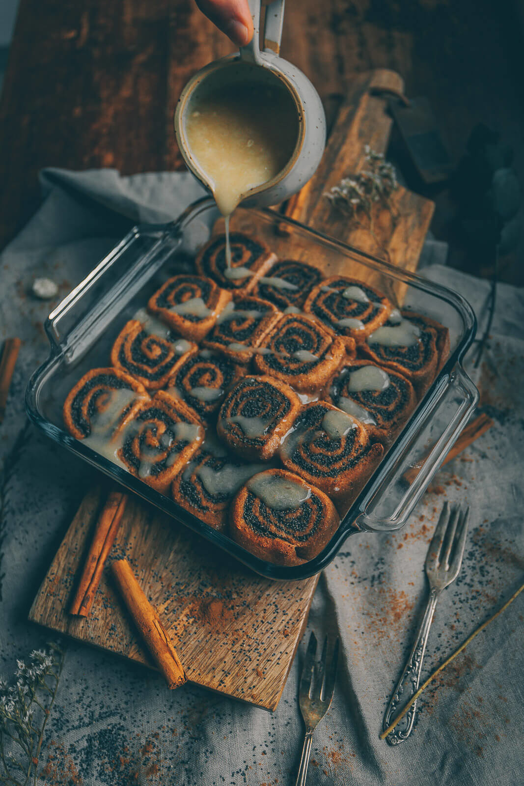 Mohnschnecken, Mohn-Quark-Schnecken, Mohnschnecken vegan, Mohnschnecken mit Quark vegan, vegan backen, vegan Teigschnecken, Quarkschnecken vegan, vegan backen leicht
