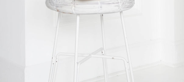 Möbel aussortieren, Möbel entrümpeln, Ausmisten, Möbel weggeben, Möbel ausrangieren, Möbel Vintage kaufen, Möbel Platz schaffen, Möbel verschenken, Weniger Möbel im Haus