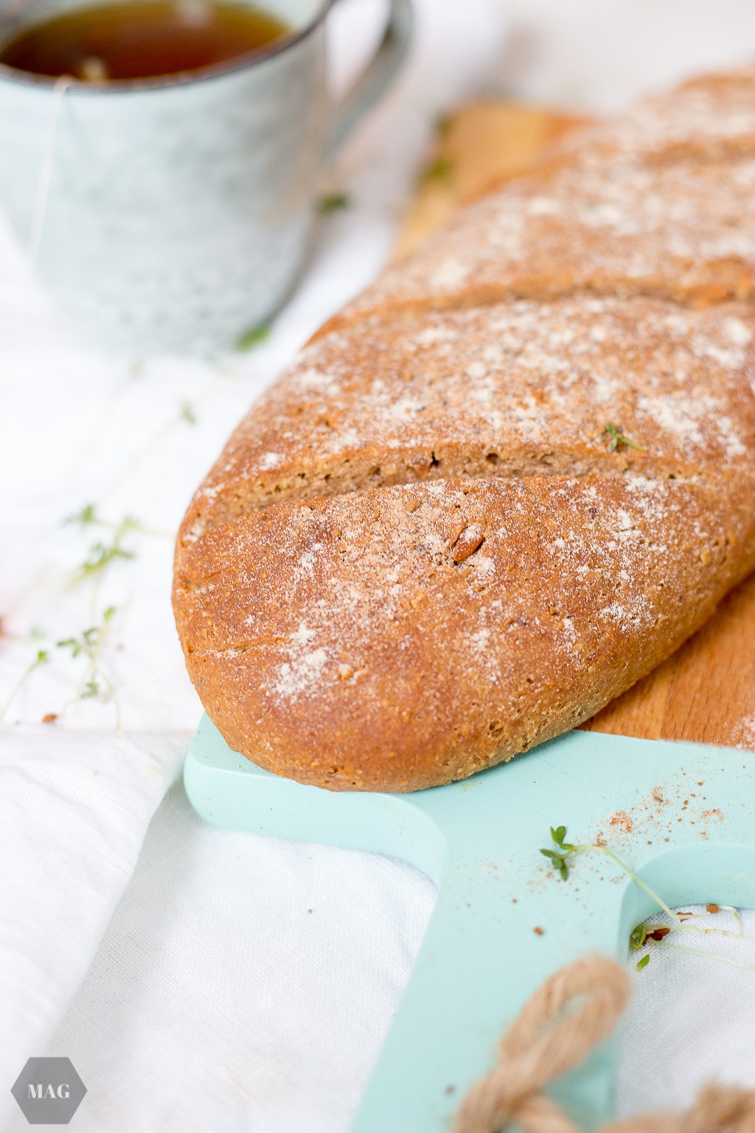 Einfaches, dinkel-teffiges Nuss-Brot - Mehr als Grünzeug