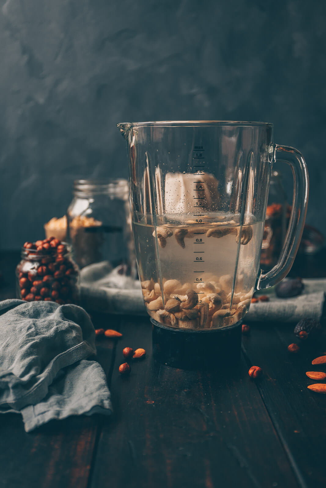 Pflanzenmilch, Pflanzenmilch selber machen, Pflanzenmilch DIY, DIY vegane Drinks, vegane Milch selber machen, vegane Drinks selber machen, DIY Pflanzenmilch vegan
