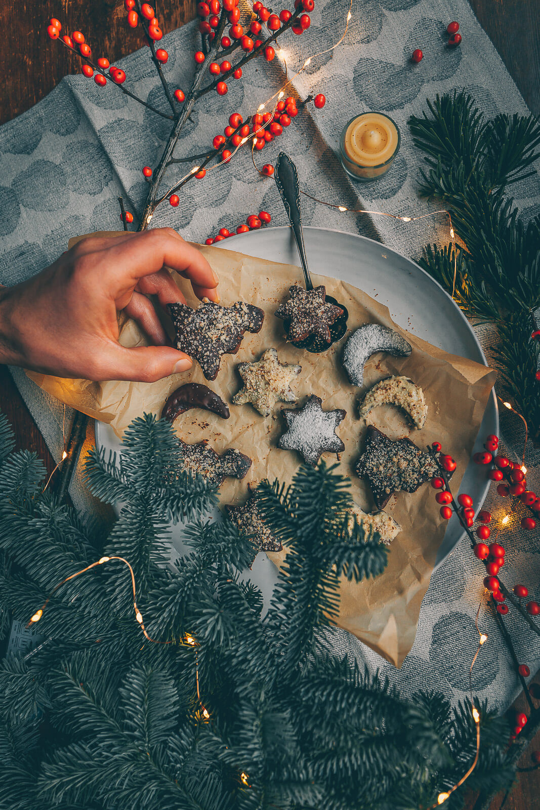 Schoko-Kekse, Schokoladenkekse vegan, vegane Kekse, vegane Weihnachtskekse, vegane Kekse ausstechen, vegane Cookies, vegane Ausstechkekse, vegane Plätzchen, Schoko Plätzchen vegan
