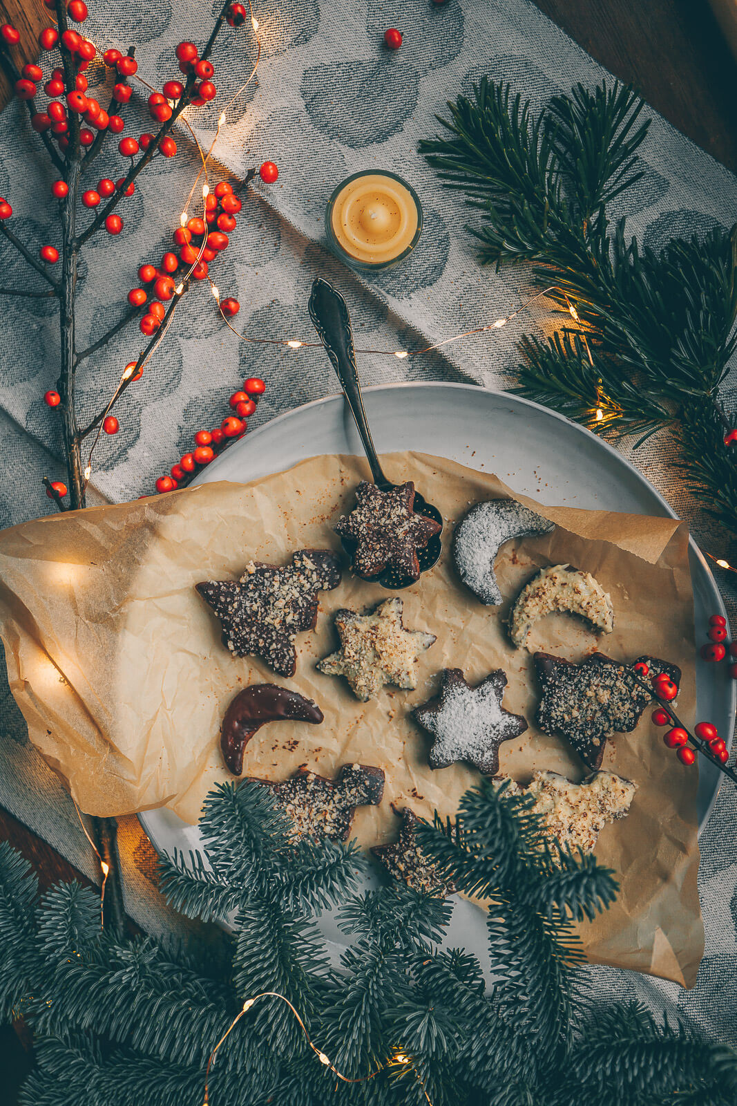 Schoko-Kekse, Schokoladenkekse vegan, vegane Kekse, vegane Weihnachtskekse, vegane Kekse ausstechen, vegane Cookies, vegane Ausstechkekse, vegane Plätzchen, Schoko Plätzchen vegan
