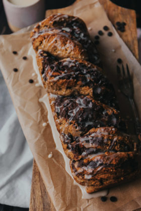 Schoko-Nuss-Zopf ohne Hefe (24 von 1) Schoko-Nuss-Zopf, Schoko Nuss Zopf, backen ohne Hefe, Hefezopf ohne Hefe, Zopf Ostern ohne Hefe, Nusszopf vegan, vegan backen Nusszopf, vegan Rezept schokozopf, Nusszopf vegan, Osterzopf vegan backen