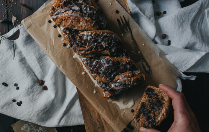 Schoko-Nuss-Zopf, Schoko Nuss Zopf, backen ohne Hefe, Hefezopf ohne Hefe, Zopf Ostern ohne Hefe, Nusszopf vegan, vegan backen Nusszopf, vegan Rezept schokozopf, Nusszopf vegan, Osterzopf vegan backen