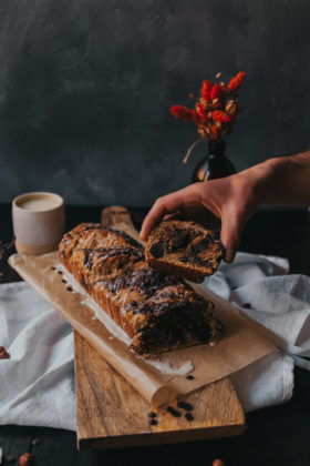 Schoko-Nuss-Zopf ohne Hefe (43 von 1) Schoko-Nuss-Zopf, Schoko Nuss Zopf, backen ohne Hefe, Hefezopf ohne Hefe, Zopf Ostern ohne Hefe, Nusszopf vegan, vegan backen Nusszopf, vegan Rezept schokozopf, Nusszopf vegan, Osterzopf vegan backen