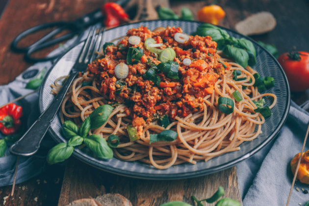 Spaghetti mit Bolognese, Bolognese vegan, Bolo vegan Rezept, vegane Bolognese Rezept, Spaghetti mit veganer Bolognese Rezept, Rezept vegane Nudelsoße, Vegane Rezepte, veganer Blog