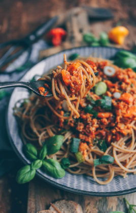 Spaghetti mit Bolognese, Bolognese vegan, Bolo vegan Rezept, vegane Bolognese Rezept, Spaghetti mit veganer Bolognese Rezept, Rezept vegane Nudelsoße, Vegane Rezepte, veganer Blog