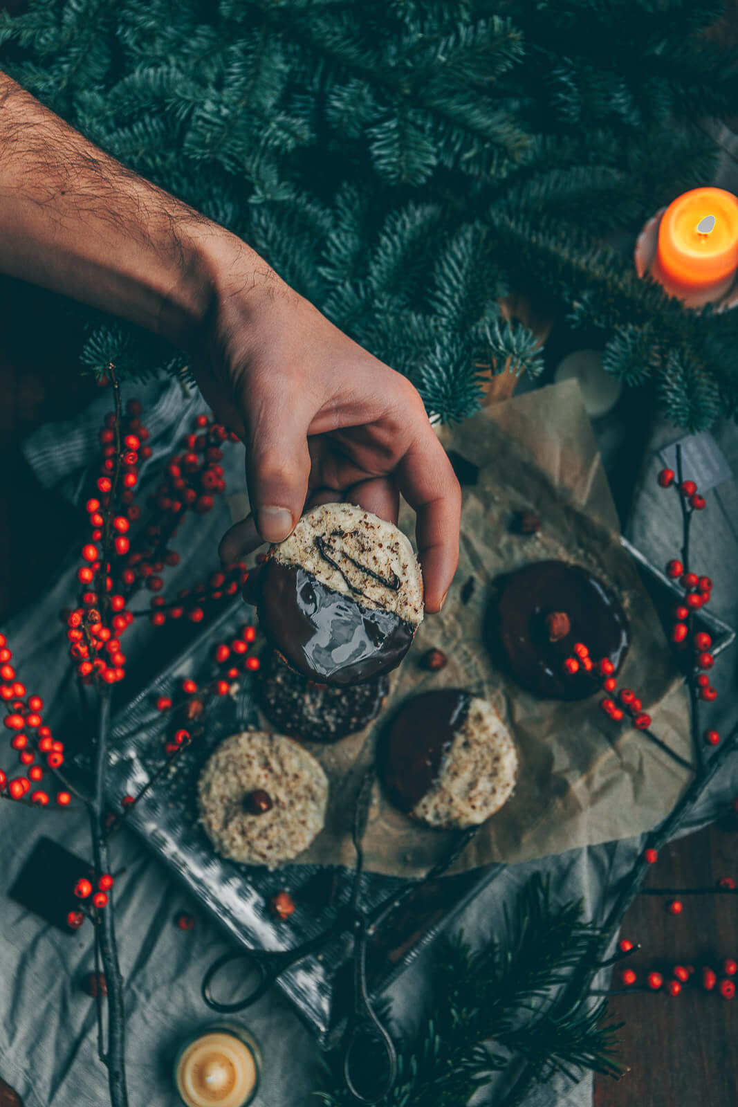 Spekulatiuskekse mit Haselnüssen, Spekulatiuskekse, Weihnachtskekse vegan, vegane Weihnachtsbäckerei, Vergabe Kekse Rezept, Rezept vegan Weihnachtskekse, Kekse Weihnachten Rezept vegan, vegane Cookies, Cookies mit Haselnüssen vegan, Spekulatius-Kekse