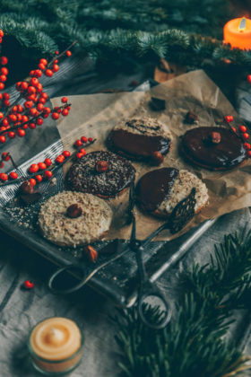 Spekulatius-Kekse, Spekulatiuskekse mit Haselnüssen, Spekulatiuskekse, Weihnachtskekse vegan, vegane Weihnachtsbäckerei, Vergabe Kekse Rezept, Rezept vegan Weihnachtskekse, Kekse Weihnachten Rezept vegan, vegane Cookies, Cookies mit Haselnüssen vegan