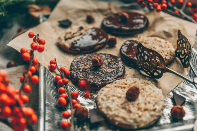 Spekulatius-Kekse, Spekulatiuskekse mit Haselnüssen, Spekulatiuskekse, Weihnachtskekse vegan, vegane Weihnachtsbäckerei, Vergabe Kekse Rezept, Rezept vegan Weihnachtskekse, Kekse Weihnachten Rezept vegan, vegane Cookies, Cookies mit Haselnüssen vegan