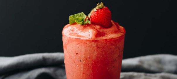 Kalter Wassermelonen-Erdbeer-Smoothie mit Minze [Season your kitchen ...