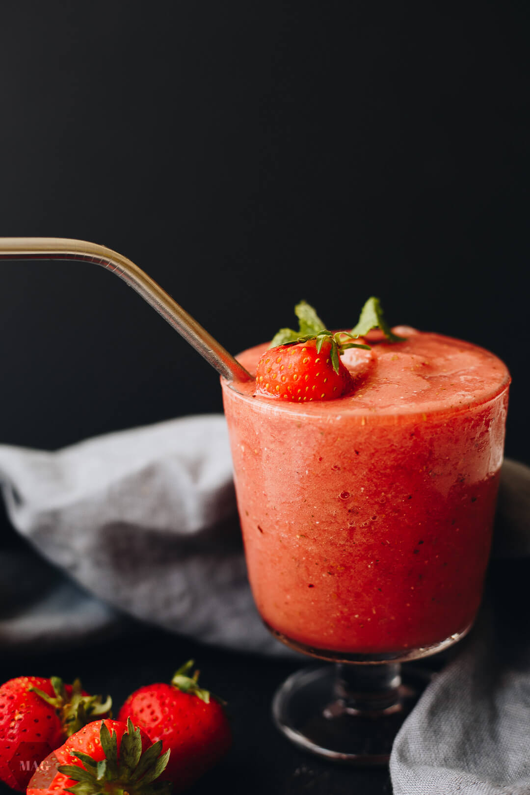 Wassermelonen-Smoothie, Wassermelonen-Erdbeer-Smoothie, Wassermelonen-Smoothie gesund, Wassermelonen Smoothie vegan, Wassermelonen Smoothie ohne Zucker, Wassermelonen Smoothie einfach, Wassermelonen Erdbeer Shake vegan, Wassermelonen Erdbeer Minze Getränk, Wassermelonen Smoothie selber machen