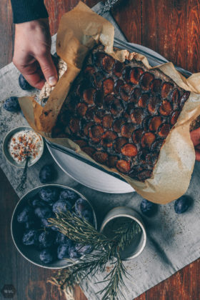 zwetschgenkuchen mit mohn (10 von 1) Zwetschgenkuchen, Zwetschgen Kuchen, Zwetschgen Kuchen vegan, Zwetschgen Kuchen ohne Ei, Pflaumen Kuchen, Pflaumenkuchen vegan, Pflaumenkuchen ohne Ei, Zwetschgenkuchen Rezept vegan, Zwetschgenkuchen Rezept